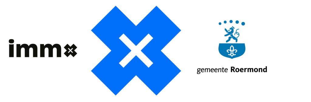 Immx logo met een grote X en het Gemeente Roermond logo naast elkaar